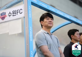 "El gol histórico número 700 → expulsión directa": El entrenador Park Geon-ha se dirige a Delan: "Primero, mis felicitaciones, pero..." [Desde Suwon]