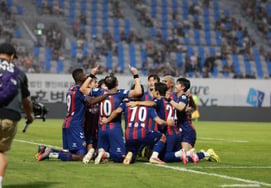 'First in Club History': 10-Game Unbeaten Streak Paves Way for Direct Promotion... Here's Why SuwonFC Has Transformed So Dramatically