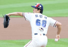 [Photo] Choi Min-seok's 'Sniper's Gaze'