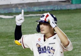 [Foto] An Jae-seok, jonrón de dos carreras en la parte baja del quinto inning que marcó la diferencia