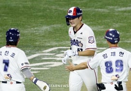 [Ảnh] Ahn Jae-seok với home run hai điểm, trở về một cách lạnh lùng