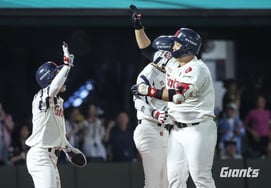 It's hard to believe 8-0 and 9-0 leads were overturned. "Remember that the opponent can also score 8 or 9 points" → Do not give them a chance to chase [Kim In-sik's One Word]