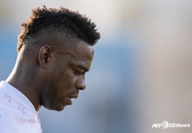 «Los videojuegos y los teléfonos inteligentes arruinaron el fútbol»: el infame malcriado Balotelli, con descaro, da lecciones: «Los jóvenes de hoy no juegan al fútbol»