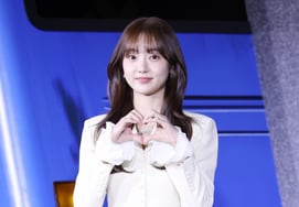 A once-in-a-generation lovely heroine... Kim Hye-jun proves the true worth of a "rom-com queen"