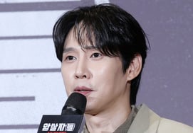 パク・ソンフン、映画『暗殺者たち』に参加します [★フォト]
