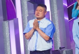 カン・ホドン、収録中に涙が止まらない..「『千万人ショー』、人間の限界を超えた舞台」