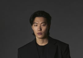柳俊烈“完美西装剪裁”[★照片]