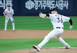 [Photo] 'White vs. Starting Pitcher' KT's Daniel