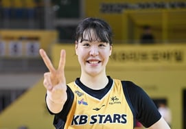 '国宝中心'朴智秀，与李贤中、朴智贤同锅共食……与Epic Sports正式缔结合作伙伴关系：“优先支持重返WNBA"