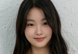 'Minji! Let's go to school, no, the baseball stadium!' On today (the 2nd), actress Seo Su-min will take the mound at Jamsil Stadium for the LG-Doosan game. "I'm nervous, but also excited."