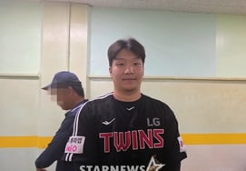"Nếu không chơi tốt đến hết mùa thì sao?" Anh hùng WBC Moon Bo-kyung cũng sợ hãi, khi bỏ gánh nặng số 4 thì tỷ lệ đánh bóng 0.394... Bây giờ mới là lúc bắt đầu [Phỏng vấn]