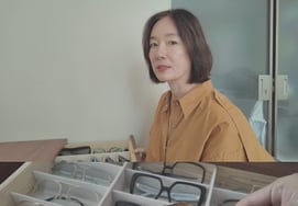 'Son Ji-chang♥' Oh Yeon-soo reveals dozens of glasses filling her dresser: "Too troublesome... I don't wear them for style"