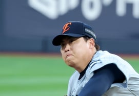 [Photo] 'What a pity about the error in the first inning!' Ryu Hyun-jin's valiant effort