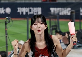 [Photo] 'Until I get a hit' KT's Kim Jin-a