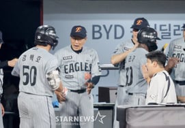 [照片]“欢迎强白虎（Kang Baek-ho）”的金景文（Kim Kyung-moon）教练