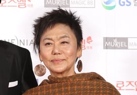 ペク・スリョン、氷上転倒事故で大腿部骨折..鉄が刺さった状態「3年前の手術」 [スター・イシュー]