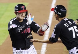 [フォト] ムン・ジョンビン「秋にも越えます」'