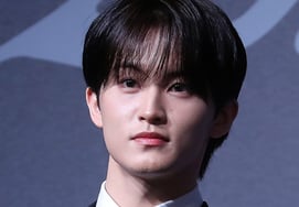 NCT member Mark Lee warns cyberbully: "Legal action will be taken"[Full text]