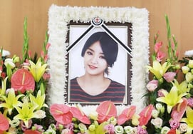 Lady Code's the late Ko Eun-bi marks her 12th anniversary today (the 3rd)..Died in a traffic accident at age 21