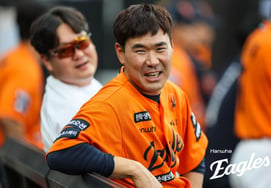 Hanwha Strives to Break 8-Game Losing Streak, Even Calling Up Residual Squad Coaches → 10 Wins for Wang Yencheng, Full Best Lineup [Suwon Field]