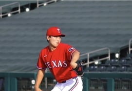 'Another, Another Two-Inning No-Hitter': TEX's Kim Sung-jun finishes with a 0.00 ERA in Single-A! Also recorded two RBIs and a double as a hitter for a 'successful conclusion'