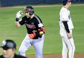 [Photo] 'First solo home run against Doosan' Austin