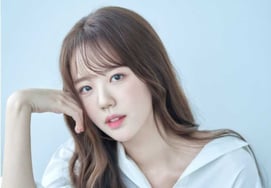 Ji Ye-eun, a double celebration following her 'Bata♥' wedding... Winner of Entertainer of the Year