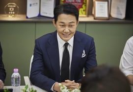 [Official] Park Sung-woong to appear in 'Office Workers 3'.. Lee Jung-gu's fierce smile emerges