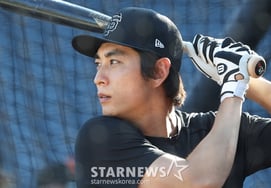 Phá vỡ im lặng sau 13 lần đánh! Lee Jung-hoo, cú 2 base hy sinh quyết định từ ghế dự bị 'bùm'→tiến tới 0.300... chỉ số đánh bóng 0.283↑