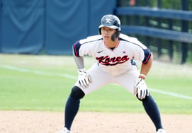 [Foto] Eom Jun-sang, con un juego de bases lleno de ingenio