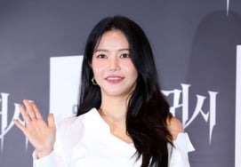 Mamamoo Solar bị tấn công bừa bãi ở LA, Mỹ..Toàn bộ sự thật ngày hôm đó gây sốc [Star Issue]