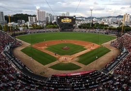 «Veremos en directo los 40 jonrones de Kim Do-young»: incluso entre semana, el estadio se llenó por completo. El KIA registró su 30ª venta agotada de la temporada, empatando ya con la cifra del año de campeonato de 2024 [Desde Gwangju].