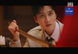 '財閥X刑事2' アン・ボヒョン、素手で刃を防いだ..衝撃の襲撃エンディングで最高7.9% [総合]