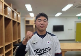 157㎞を投げても「私は5点」MLBも狙った『1R候補』ユン・イェソン、球速欲に逆に揺らいだ 「太極マークをつけて再び自分のスタイルで行く」 [インタビュー]