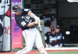 [Photo] Noh Si-hwan, completes big inning with RBI hit
