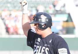 [Photo] Noh Si-hwan: 'First-inning three-run hit, great start'