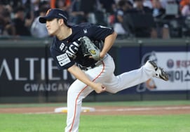 [Foto] Jang Yu-ho logra un «perfecto» de una entrada