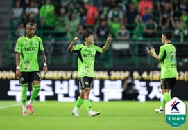 「イ·スンウ 1ゴール 1アシスト 爆発」全北、浦項を2-0で撃破→2位へジャンプ··· 大田が'なんと5:0'の大勝 [Kリーグ総合]