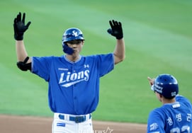 '1st-place Samsung's power is insane' '0:4→5:4→10:4' Showed dominance at the top against LG! Six wins of the season after 'return' [Jamsil On-site Review]