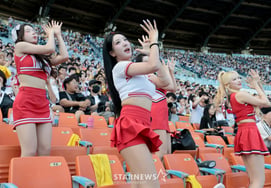 [One Quick Look] 'Cheering for Lim Chan-kyu!' Outsong Seo Yeo-jin