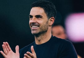 "¿Cómo supo el sabor amargo de la EPL?" Arteaga regala su primera derrota a Alonsó, su 'mejor amigo'... Arsenal logra una victoria por la cuenta inversa de 2-1 ante Chelsea y alcanza tres victorias consecutivas en la apertura