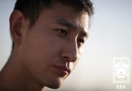 'London Olympic Hero and Legendary Striker' Ji Dong-won Officially Announces Retirement: "Please Give Your Support for My New Life"