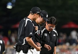 'Just a bruise, but Sugimoto needs two weeks of rest' — Even KT, which avoided the worst-case scenario, cannot smile... With Park Young-hyun also out, how can they close the 1.5-game gap to lead?