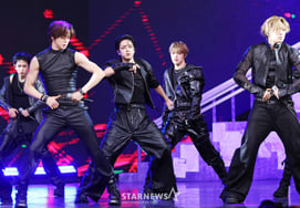 And Team's "Overwhelming Comeback Stage" [★Photos]