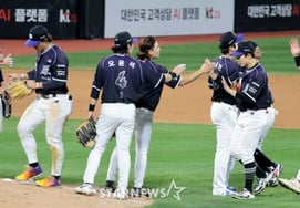 [One-shot sweep] KT players celebrating a '3-1 victory' after securing the three-point lead from the start and holding on until the end