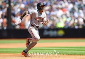 После первого выхода в MLB впервые получивший «IBB» Ли Чон Ху исчез из стартового состава всего через один день