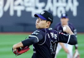 "I was truly grateful!" National team pitcher who stopped the four-game losing streak with "7 innings, 1 run" — Lee Kang-cheol beamed after So Hyoung-jun's 85-pitch effort.