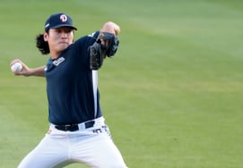 [Photo] 'Ready to pitch against Landers' Kwak Bin