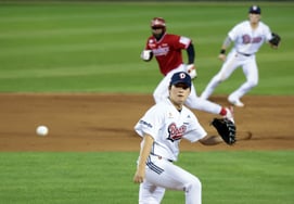 [Foto] 'En la parte alta del octavo inning, se encendió la crisis con bases llenas': Kim Taek-yeon