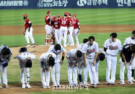 [Một lần xoay ngoắt] 'Thua 0-1 Doosan Bears' Cầu thủ cúi đầu 'Hoạt động tốt 7 inning 1 earned run' Kwak Bin và các cầu thủ
